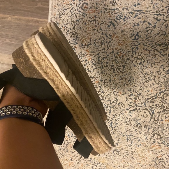 Platform Sandals With Black Straps - Picture 5 of 6